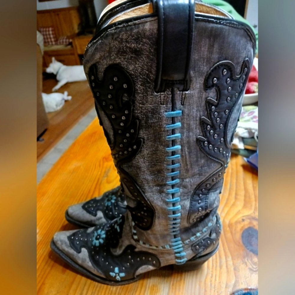 Buckle Brand Boots